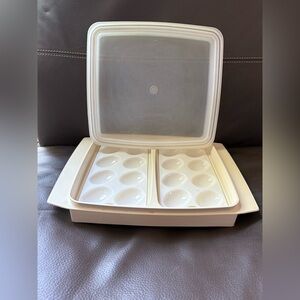 Vintage Tupperware Deviled Egg Keeper Carrier With Lid And Removable Trays Cream